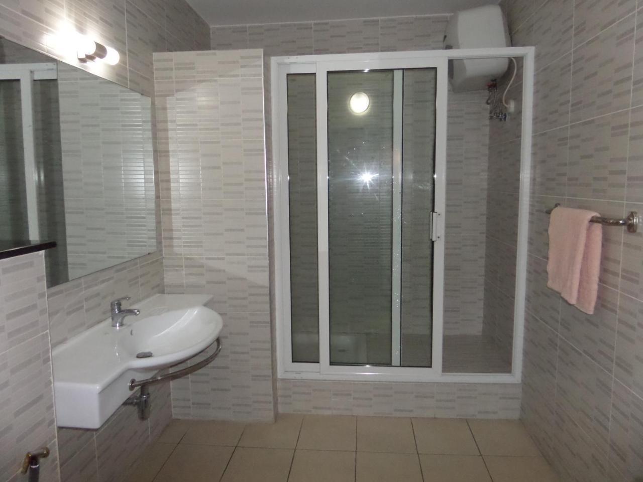Hotel Newcastle Lagos Oda fotoğraf